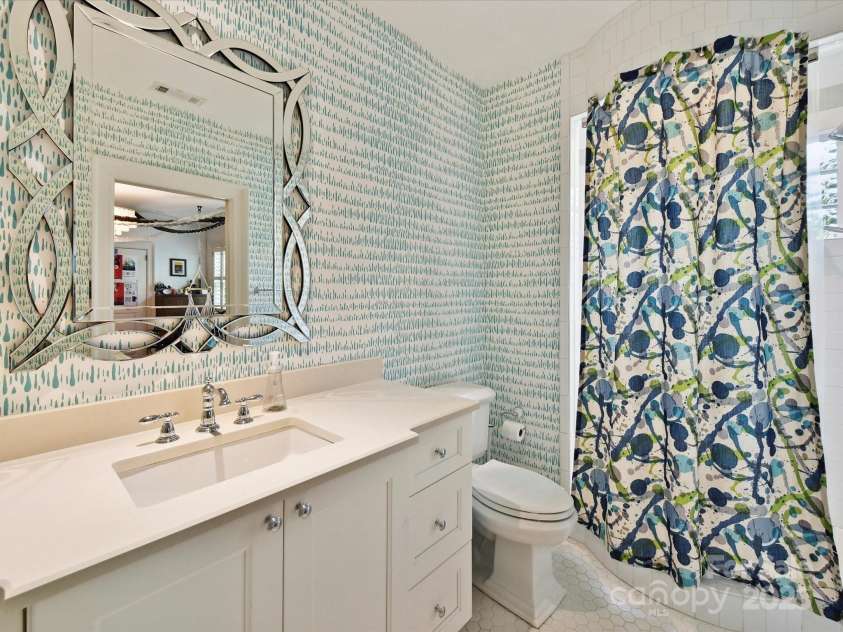 2526 Sherwood Avenue, Charlotte, NC 28207.  MLS# CAR4266678, YatesRealty ID 28315. 