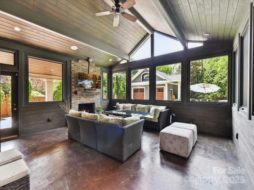 2526 Sherwood Avenue, Charlotte, NC 28207.  MLS# CAR4266678, YatesRealty ID 28315. 