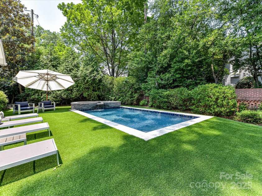 2526 Sherwood Avenue, Charlotte, NC 28207.  MLS# CAR4266678, YatesRealty ID 28315. 