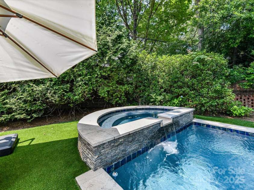 2526 Sherwood Avenue, Charlotte, NC 28207.  MLS# CAR4266678, YatesRealty ID 28315. 