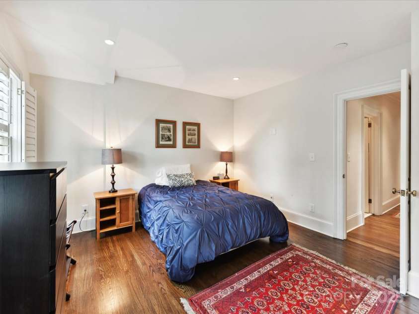 2526 Sherwood Avenue, Charlotte, NC 28207.  MLS# CAR4266678, YatesRealty ID 28315. 