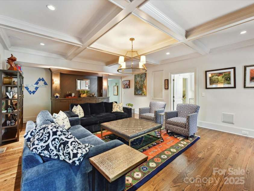 2526 Sherwood Avenue, Charlotte, NC 28207.  MLS# CAR4299045, YatesRealty ID 28315. 