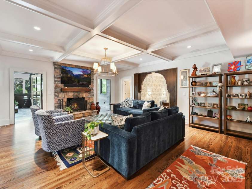 2526 Sherwood Avenue, Charlotte, NC 28207.  MLS# CAR4299045, YatesRealty ID 28315. 