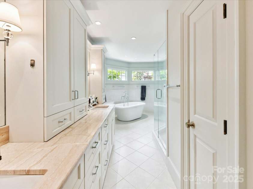 2526 Sherwood Avenue, Charlotte, NC 28207.  MLS# CAR4299045, YatesRealty ID 28315. 