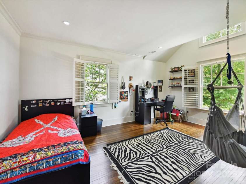 2526 Sherwood Avenue, Charlotte, NC 28207.  MLS# CAR4299045, YatesRealty ID 28315. 