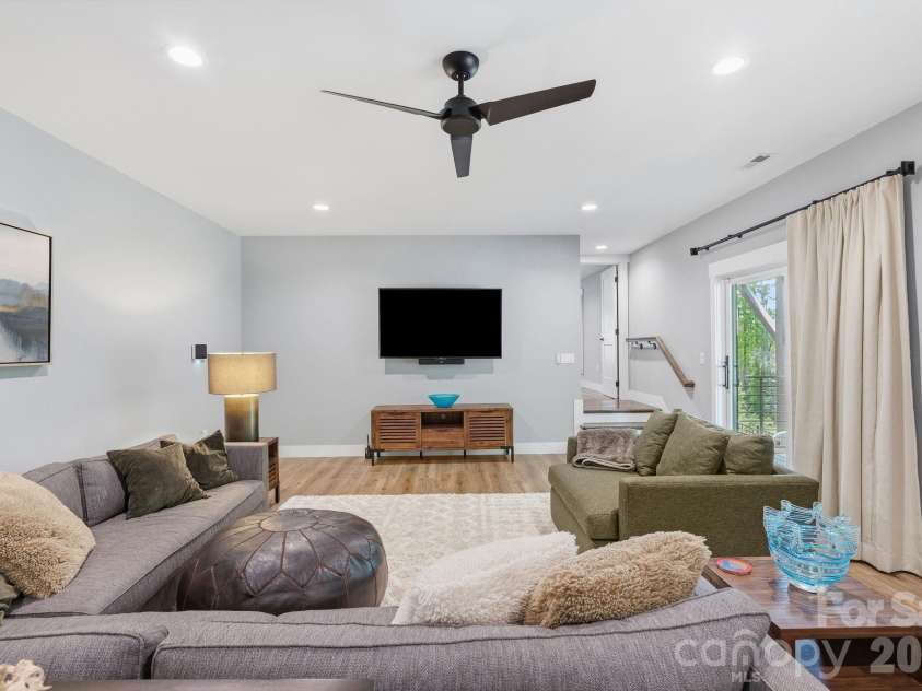 90 Gracie Lane, Weaverville, NC 28787.  MLS# CAR4373346, YatesRealty ID 28315. 