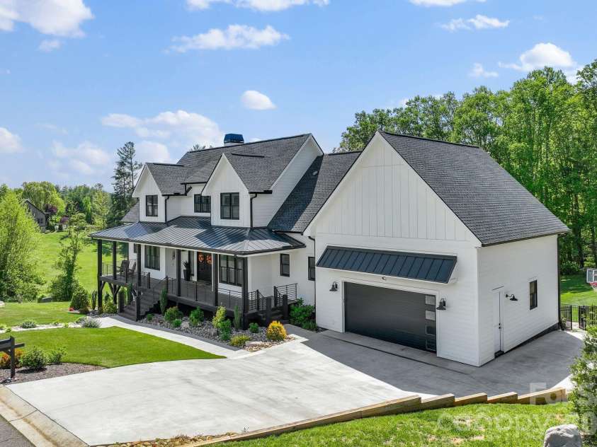 90 Gracie Lane, Weaverville, NC 28787.  MLS# CAR4373346, YatesRealty ID 28315. 
