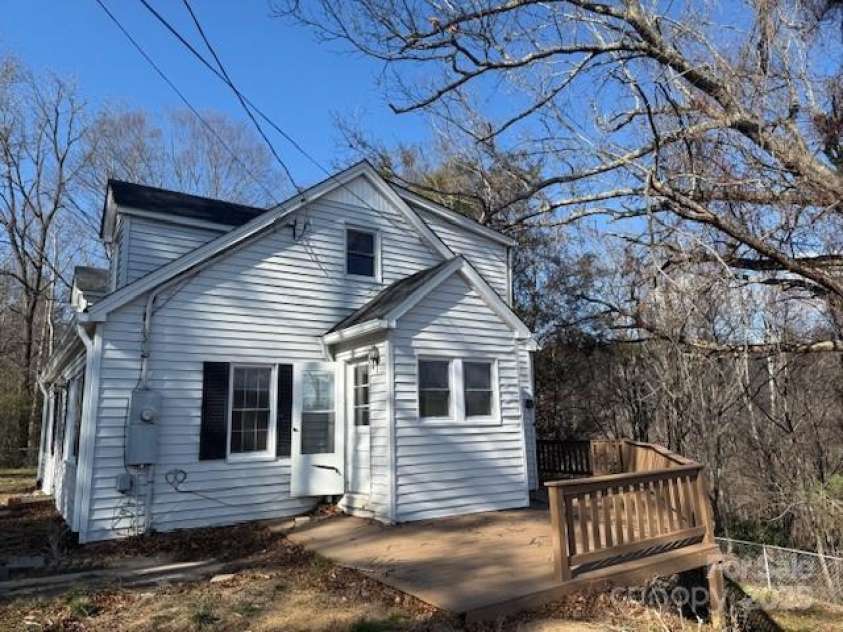 171 Oakdale Drive, Spruce Pine, NC 28777.  MLS# CAR4334581, YatesRealty ID 28316. 