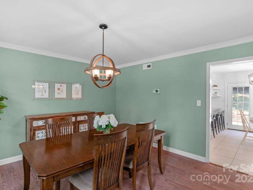 9423 Wood Ridge Drive, Charlotte, NC 28277.  MLS# CAR4265713, YatesRealty ID 28316. 