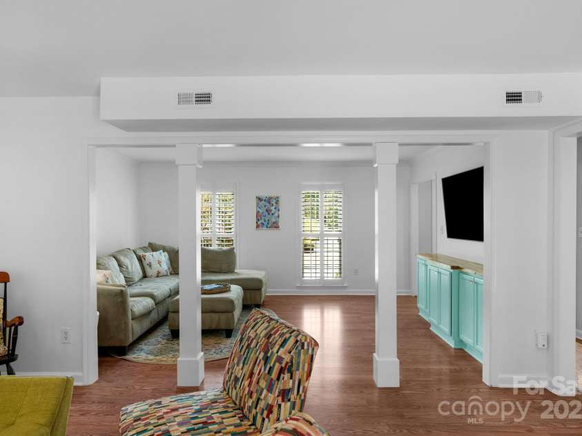 9423 Wood Ridge Drive, Charlotte, NC 28277.  MLS# CAR4265713, YatesRealty ID 28316. 