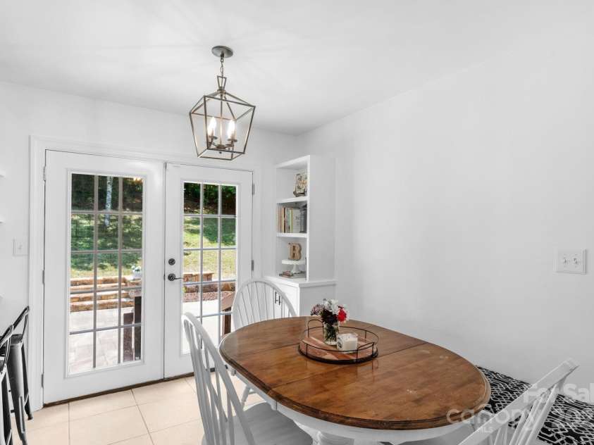 9423 Wood Ridge Drive, Charlotte, NC 28277.  MLS# CAR4265713, YatesRealty ID 28316. 