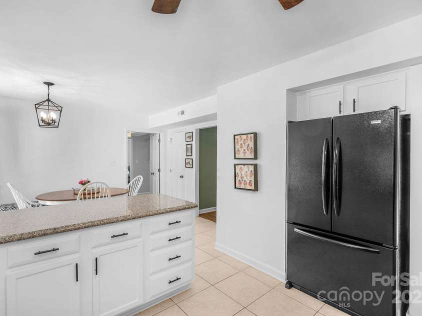 9423 Wood Ridge Drive, Charlotte, NC 28277.  MLS# CAR4265713, YatesRealty ID 28316. 