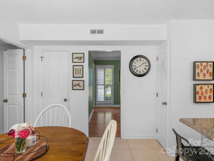 9423 Wood Ridge Drive, Charlotte, NC 28277.  MLS# CAR4265713, YatesRealty ID 28316. 