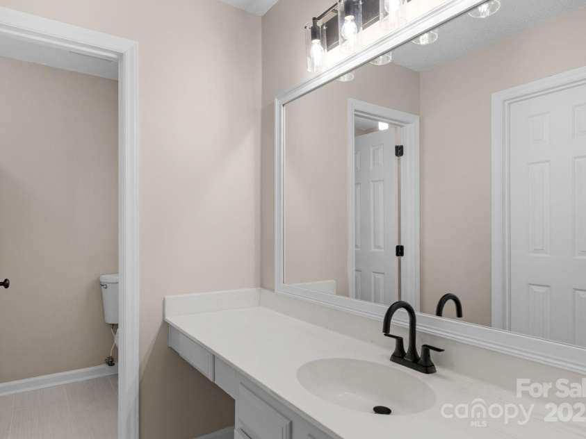 9423 Wood Ridge Drive, Charlotte, NC 28277.  MLS# CAR4265713, YatesRealty ID 28316. 