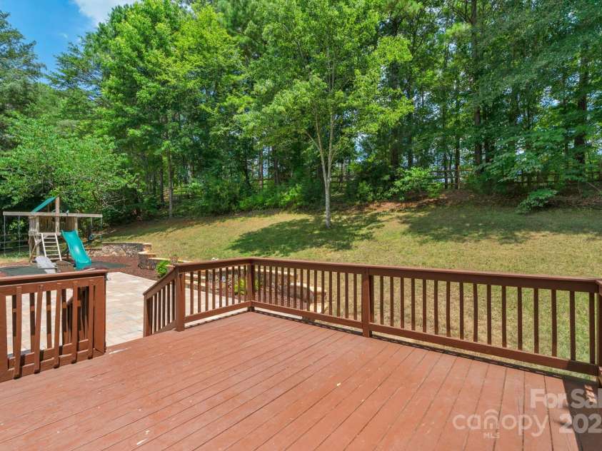 9423 Wood Ridge Drive, Charlotte, NC 28277.  MLS# CAR4265713, YatesRealty ID 28316. 