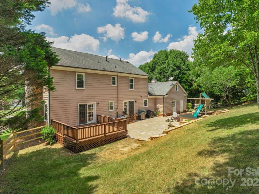 9423 Wood Ridge Drive, Charlotte, NC 28277.  MLS# CAR4265713, YatesRealty ID 28316. 