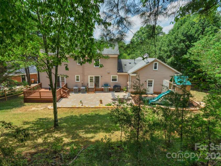 9423 Wood Ridge Drive, Charlotte, NC 28277.  MLS# CAR4265713, YatesRealty ID 28316. 