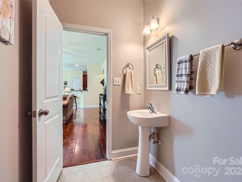 2630 Filson Court, Charlotte, NC 28214.  MLS# CAR4274386, YatesRealty ID 28317. 