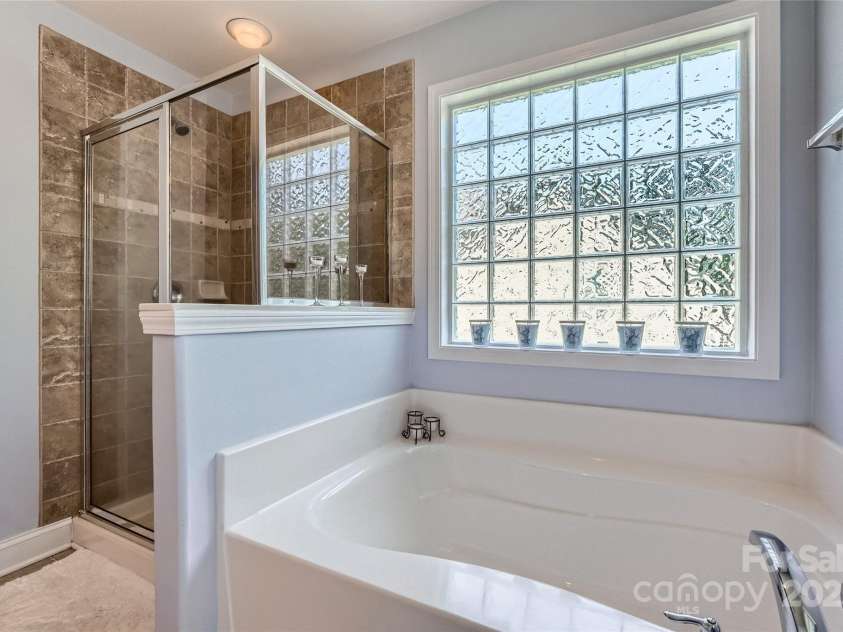 2630 Filson Court, Charlotte, NC 28214.  MLS# CAR4274386, YatesRealty ID 28317. 