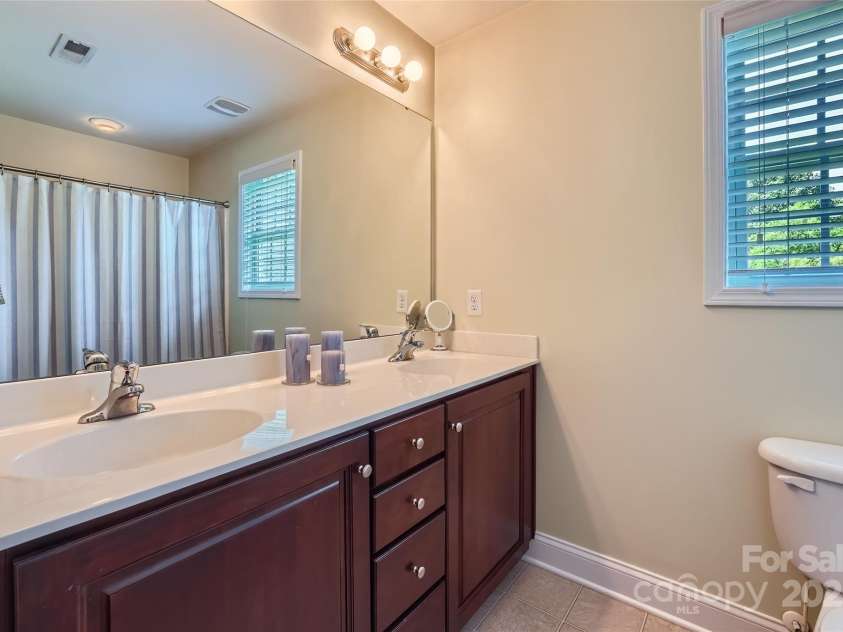 2630 Filson Court, Charlotte, NC 28214.  MLS# CAR4274386, YatesRealty ID 28317. 