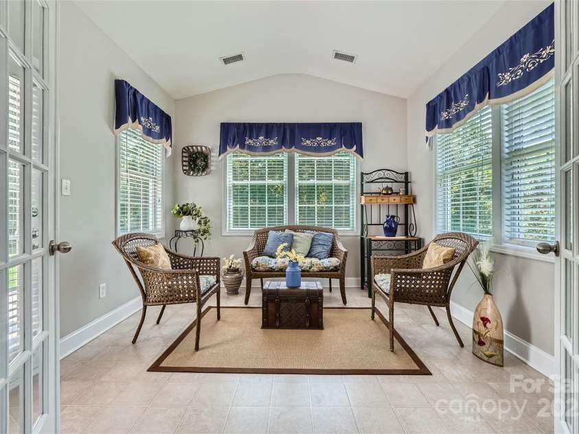 2630 Filson Court, Charlotte, NC 28214.  MLS# CAR4274386, YatesRealty ID 28317. 