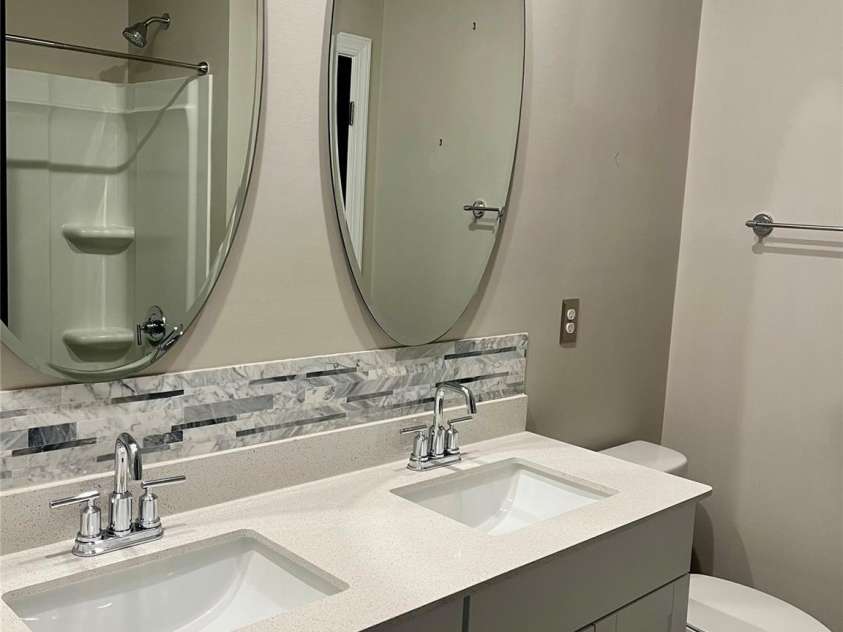 8807 Pennegrove Circle, Charlotte, NC 28214.  MLS# CAR4383425, YatesRealty ID 28318. Bathroom #1