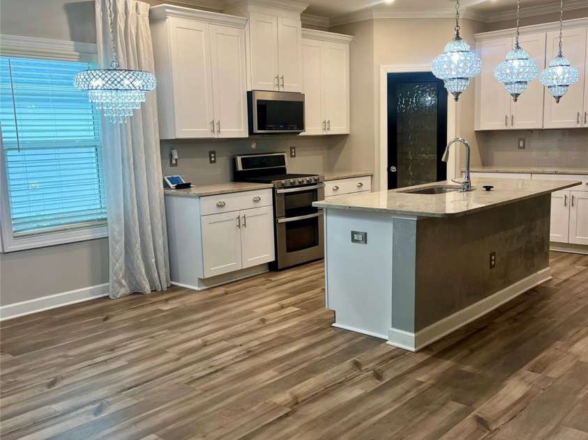 8807 Pennegrove Circle, Charlotte, NC 28214.  MLS# CAR4383425, YatesRealty ID 28318. Kitchen
