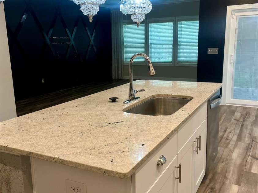 8807 Pennegrove Circle, Charlotte, NC 28214.  MLS# CAR4383425, YatesRealty ID 28318. Kitchen Island