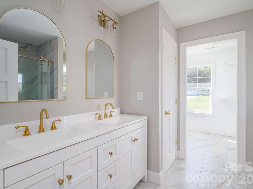 1084 Lyndsey Brook Court, Lincolnton, NC 28092.  MLS# CAR4388780, YatesRealty ID 28319. 
