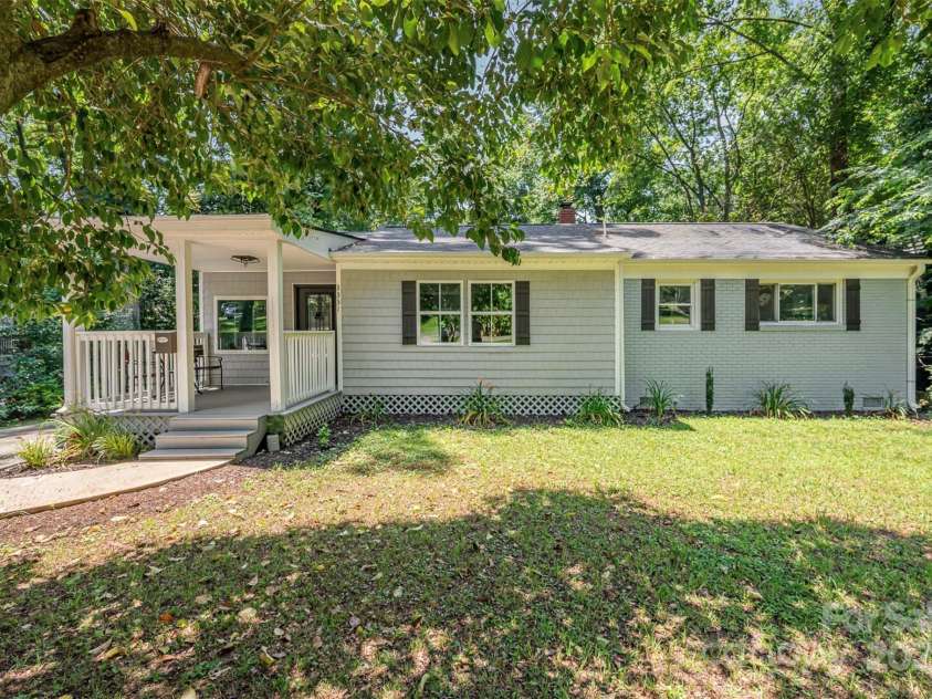 3331 Eastwood Drive, Charlotte, NC 28205.  MLS# CAR4259159, YatesRealty ID 28319. 