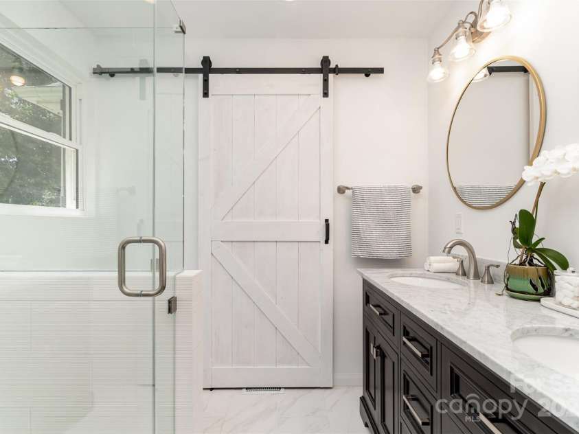 3331 Eastwood Drive, Charlotte, NC 28205.  MLS# CAR4259159, YatesRealty ID 28319. 