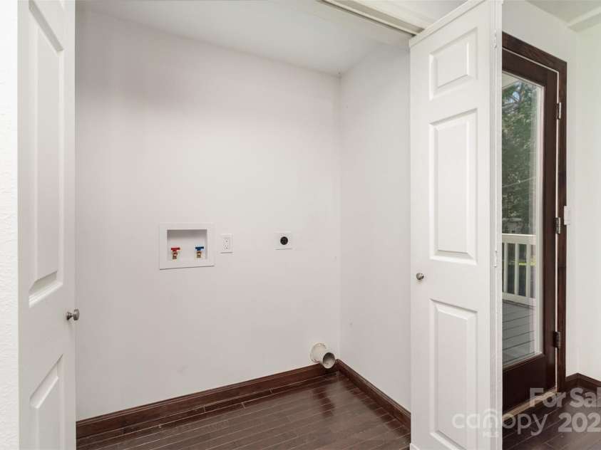 3331 Eastwood Drive, Charlotte, NC 28205.  MLS# CAR4259159, YatesRealty ID 28319. 