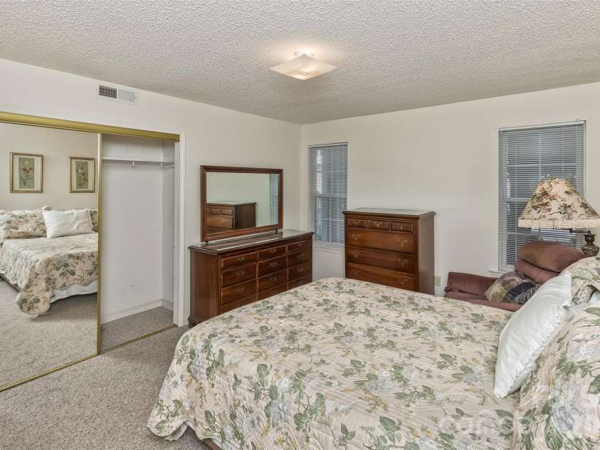 3305 Idle Hour Drive, Asheville, NC 28806.  MLS# CAR4336011, YatesRealty ID 2832. Easy living comfort