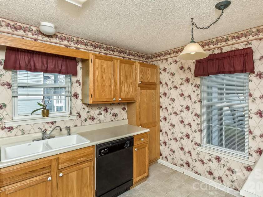 3305 Idle Hour Drive, Asheville, NC 28806.  MLS# CAR4336011, YatesRealty ID 2832. Handy pantry included