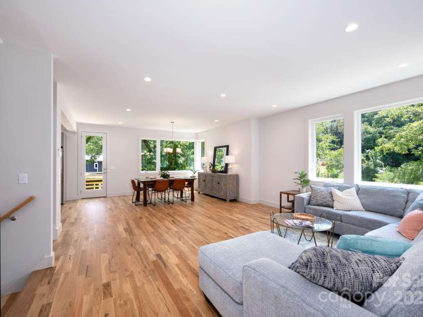 5 Orrinel Way, Asheville, NC 28806.  MLS# CAR4294195, YatesRealty ID 2832. Open and Airy Floor Plan