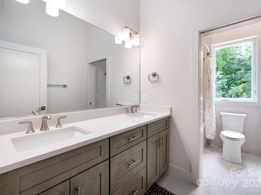 5 Orrinel Way, Asheville, NC 28806.  MLS# CAR4294195, YatesRealty ID 2832. Second Full Bathroom On Second Level
