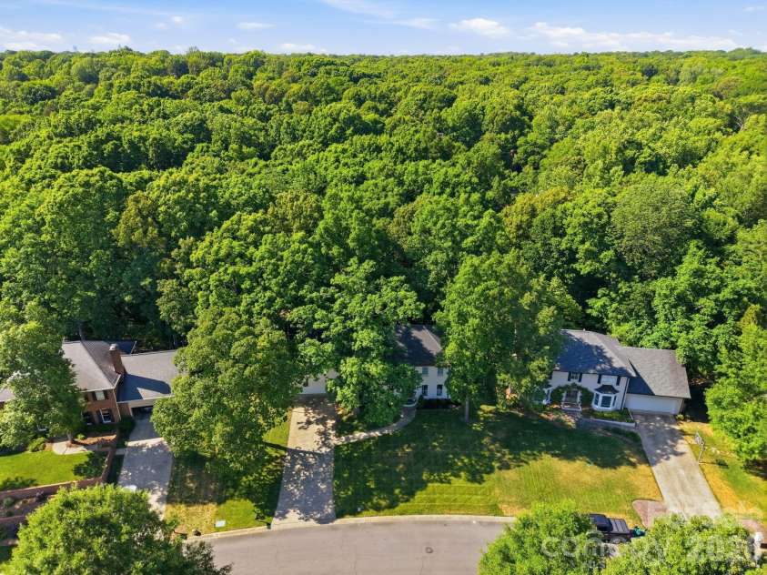 1015 Thistle Court, Charlotte, NC 28211.  MLS# CAR4381396, YatesRealty ID 28322. 