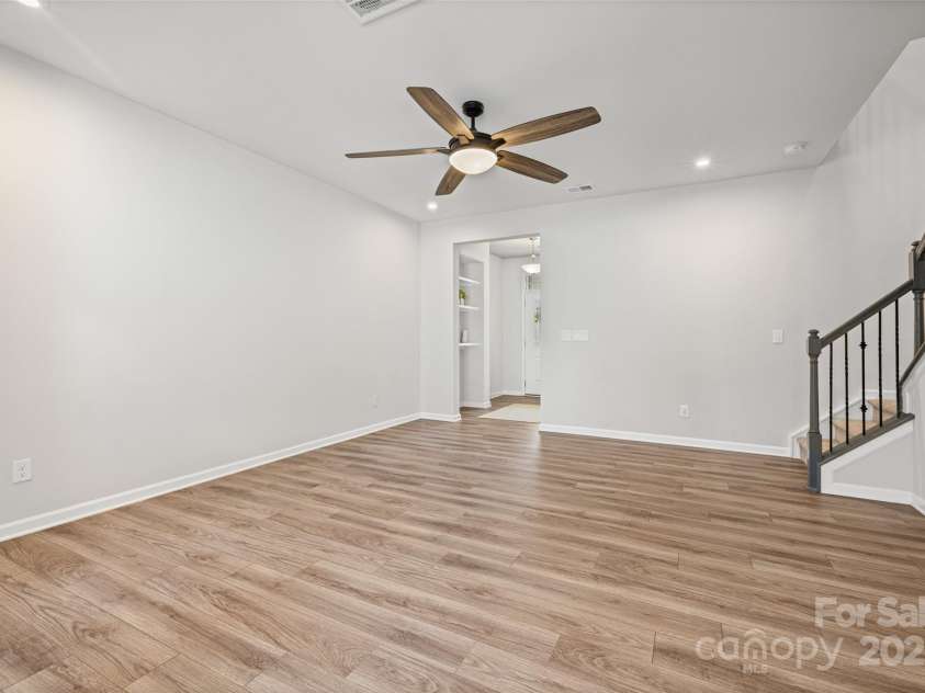 15626 Little Bluestem Street, Charlotte, NC 28278.  MLS# CAR4278751, YatesRealty ID 28323. 