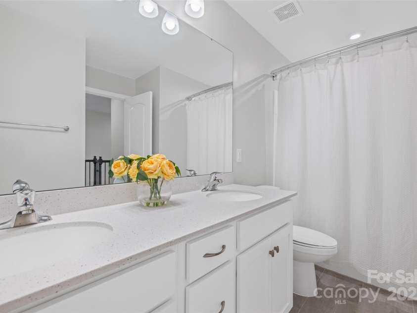 15626 Little Bluestem Street, Charlotte, NC 28278.  MLS# CAR4278751, YatesRealty ID 28323. 