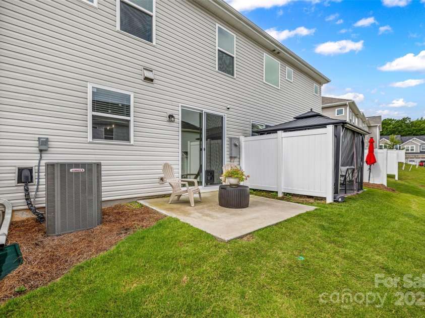 15626 Little Bluestem Street, Charlotte, NC 28278.  MLS# CAR4278751, YatesRealty ID 28323. 