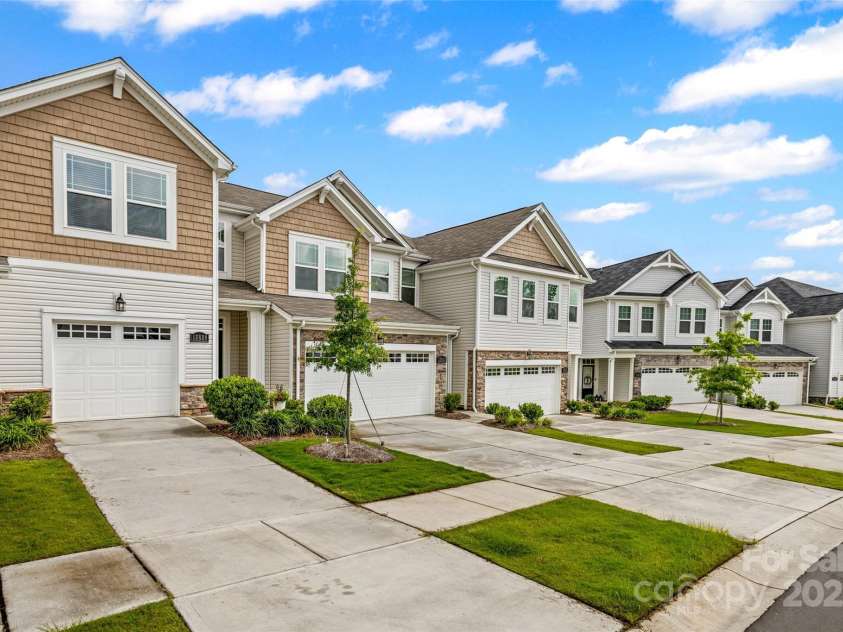 15626 Little Bluestem Street, Charlotte, NC 28278.  MLS# CAR4278751, YatesRealty ID 28323. 