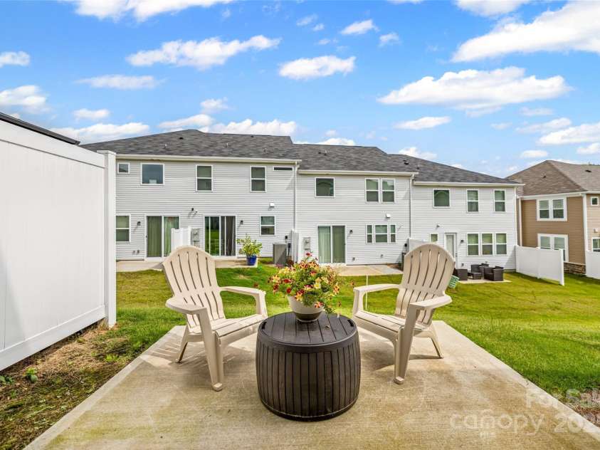 15626 Little Bluestem Street, Charlotte, NC 28278.  MLS# CAR4278751, YatesRealty ID 28323. Back patio