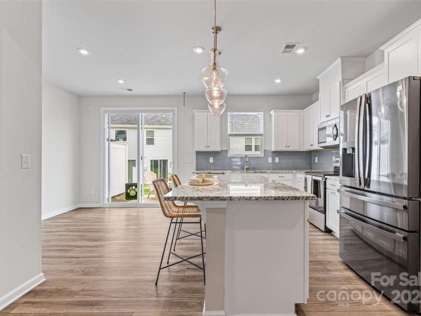 15626 Little Bluestem Street, Charlotte, NC 28278.  MLS# CAR4278751, YatesRealty ID 28323. Large kitchen island