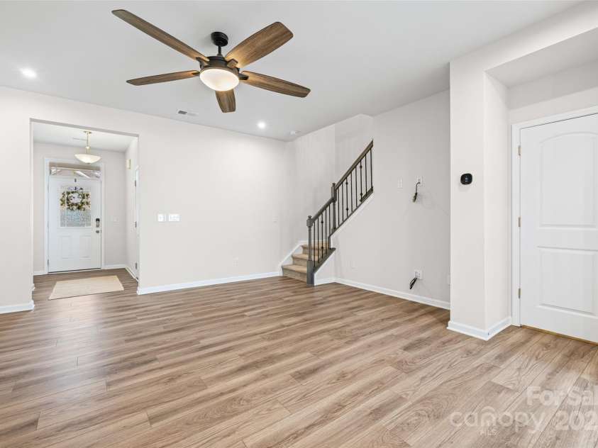 15626 Little Bluestem Street, Charlotte, NC 28278.  MLS# CAR4278751, YatesRealty ID 28323. Open living room