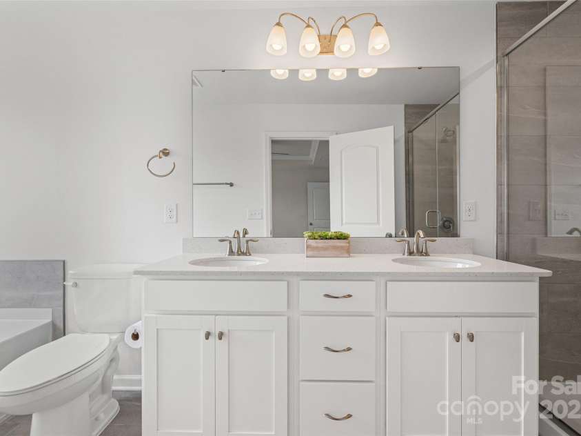 15626 Little Bluestem Street, Charlotte, NC 28278.  MLS# CAR4278751, YatesRealty ID 28323. Primary bathroom