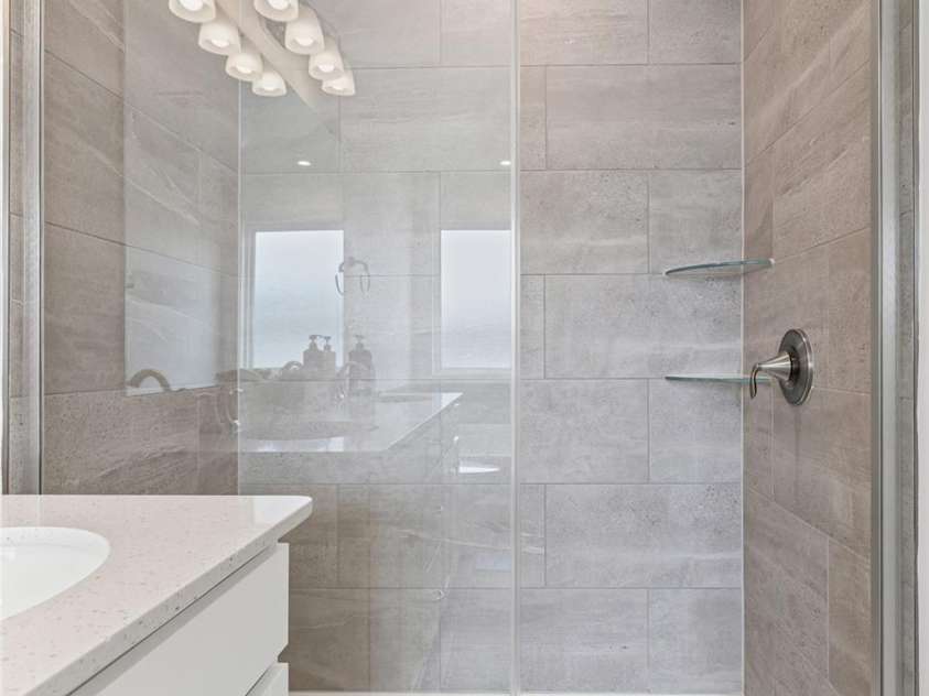 15626 Little Bluestem Street, Charlotte, NC 28278.  MLS# CAR4278751, YatesRealty ID 28323. Primary with separate shower