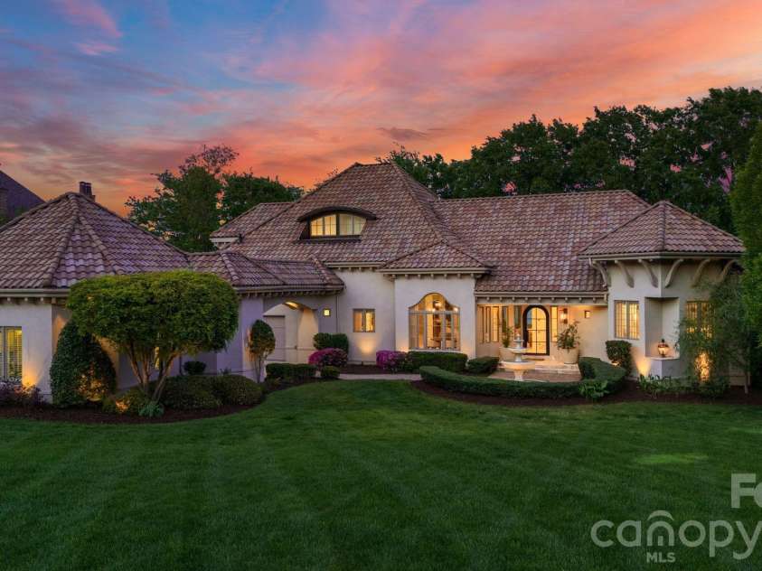 215 Milford Circle, Mooresville, NC 28117.  MLS# CAR4388175, YatesRealty ID 28323. 