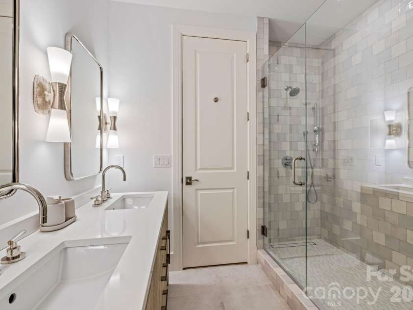 215 Milford Circle, Mooresville, NC 28117.  MLS# CAR4388175, YatesRealty ID 28323. 