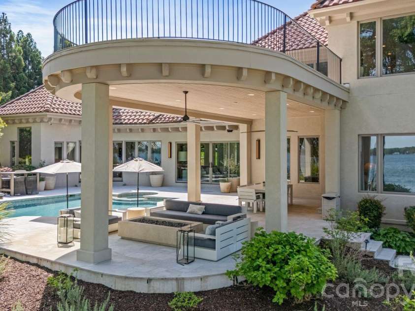 215 Milford Circle, Mooresville, NC 28117.  MLS# CAR4388175, YatesRealty ID 28323. 
