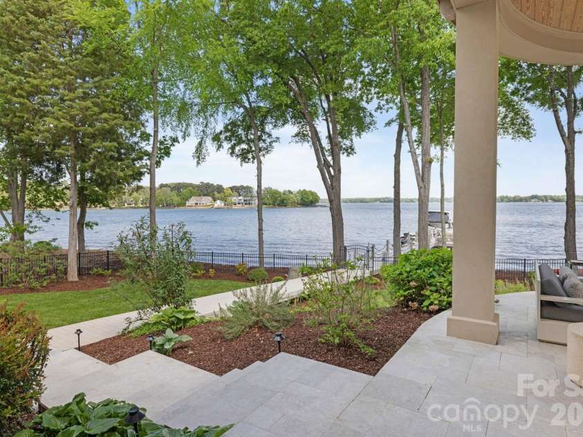 215 Milford Circle, Mooresville, NC 28117.  MLS# CAR4388175, YatesRealty ID 28323. 